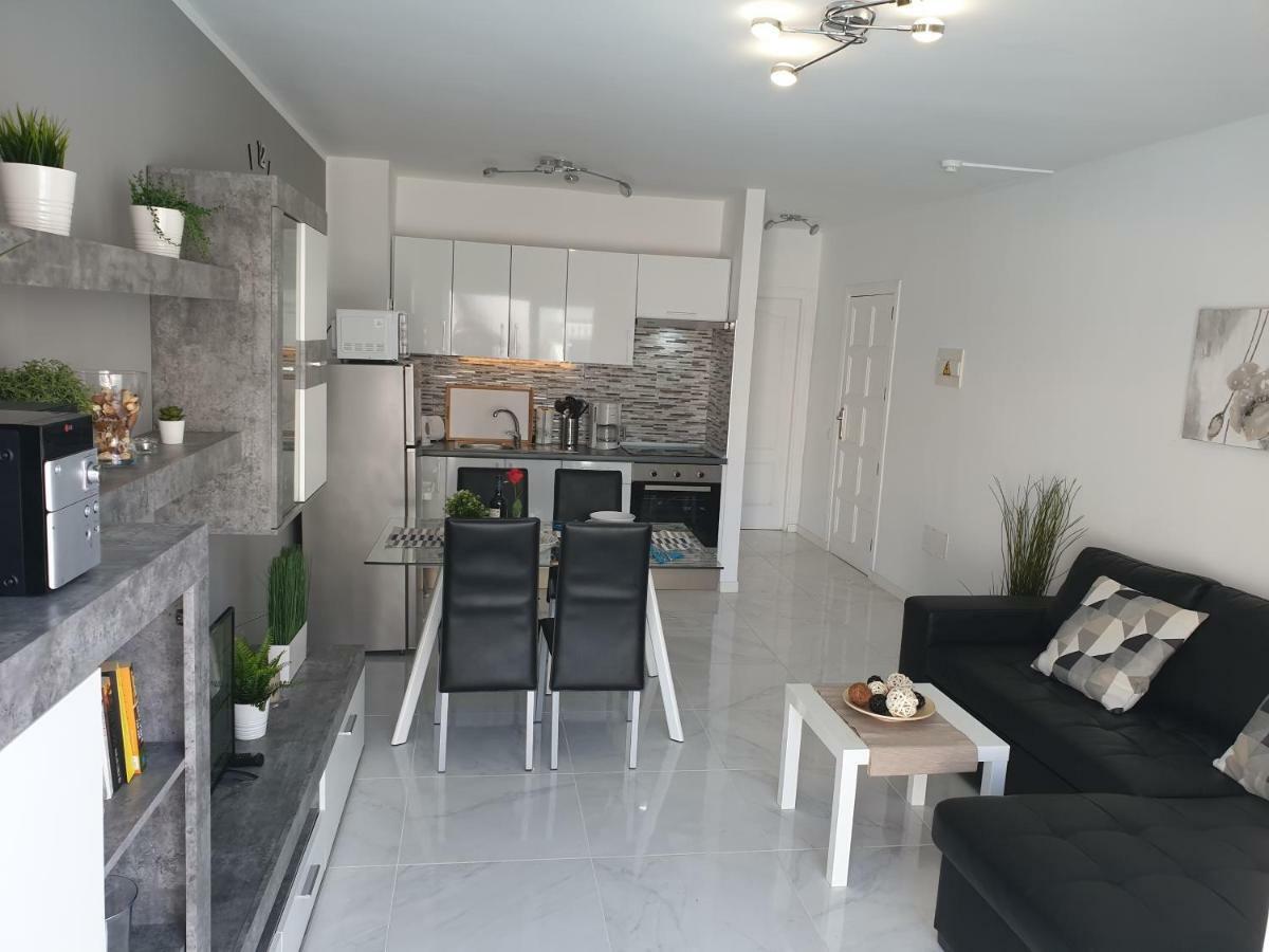 Casa Las Flores With Heated Pool, Only 490 Meters To The Beach, Balcony, Wifi Arona  Eksteriør bilde