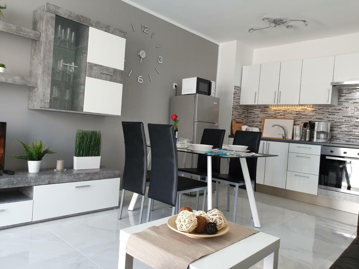 Casa Las Flores With Heated Pool, Only 490 Meters To The Beach, Balcony, Wifi Arona  Eksteriør bilde
